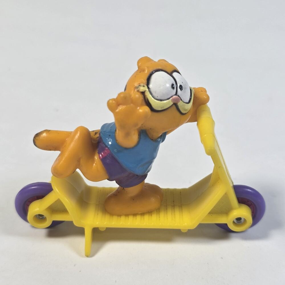 Garfield with Rolling Scooter Figure Toy 1980s McDonald's Happy Meal